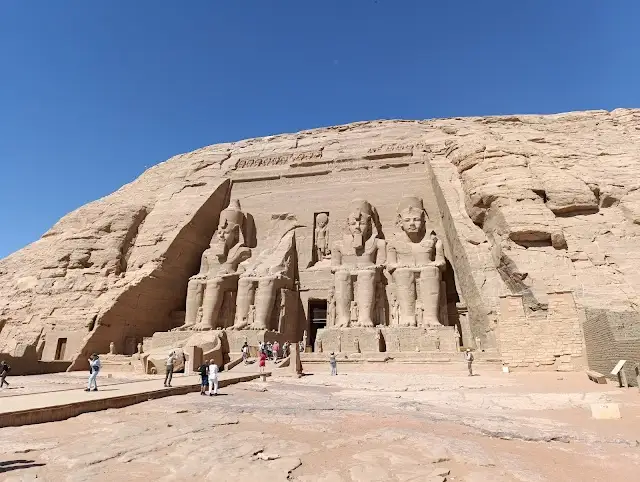 Take the convoy minibus to Abu Simbel