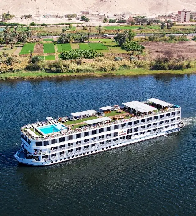 Nile cruise mooring